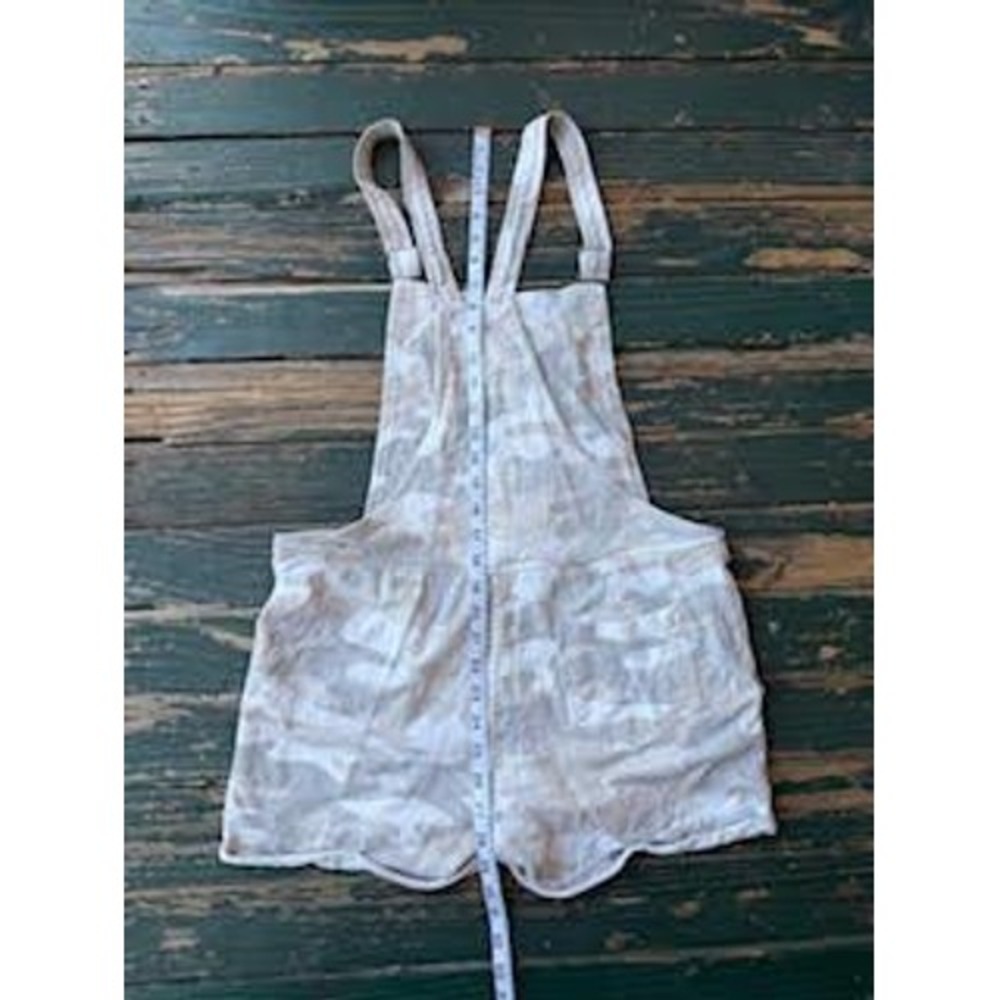 Z Supply Camo Shortalls Womens Beige White Camouflage Knit Overalls Shorts S - Picture 3 of 3